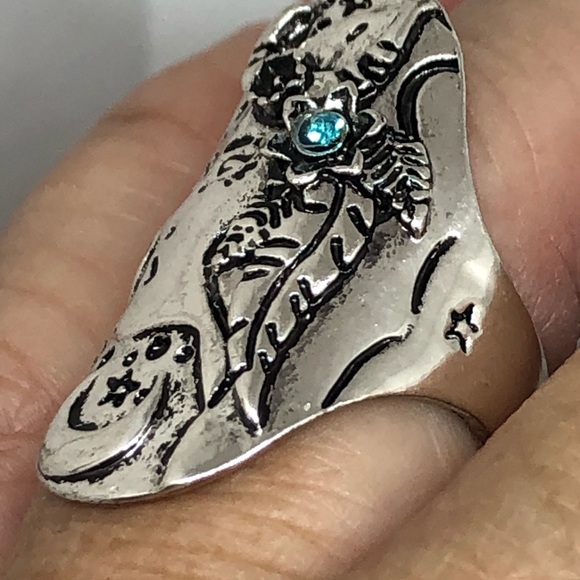 925 Woman’s Profile Sterling Silver Ring - Picture 10 of 10